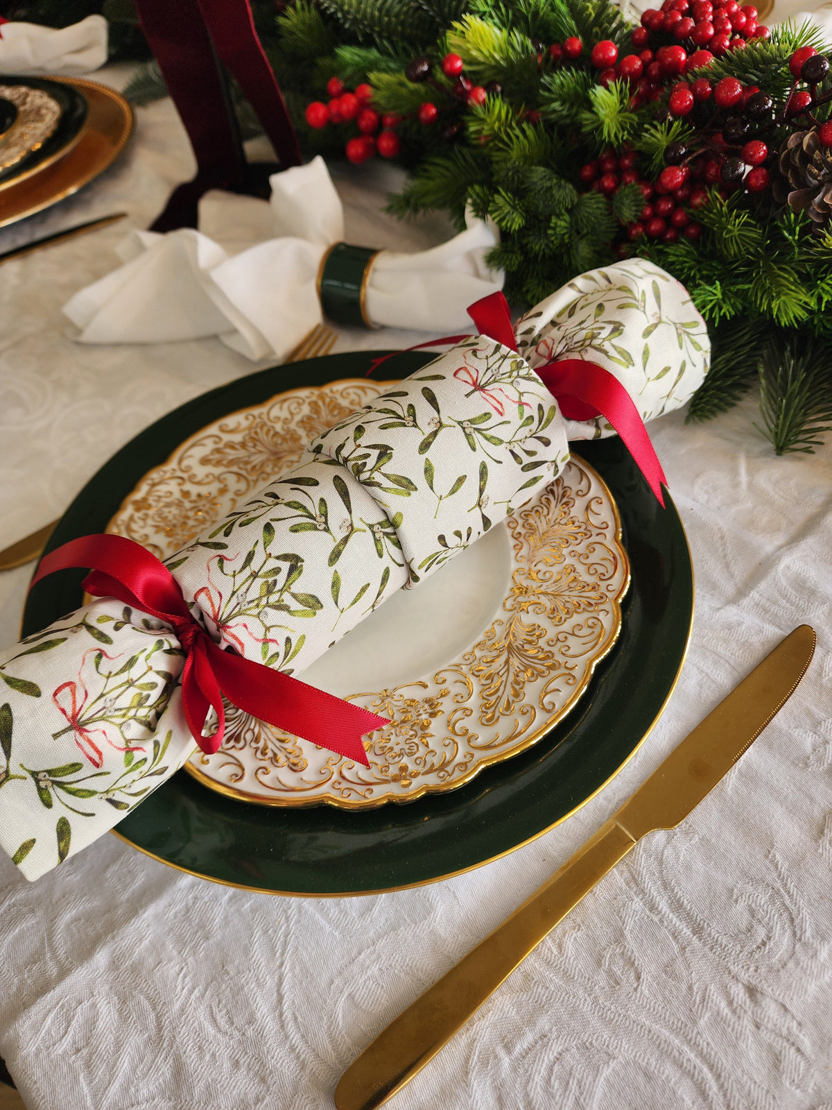 Mistletoe (6 Reusable Crackers)