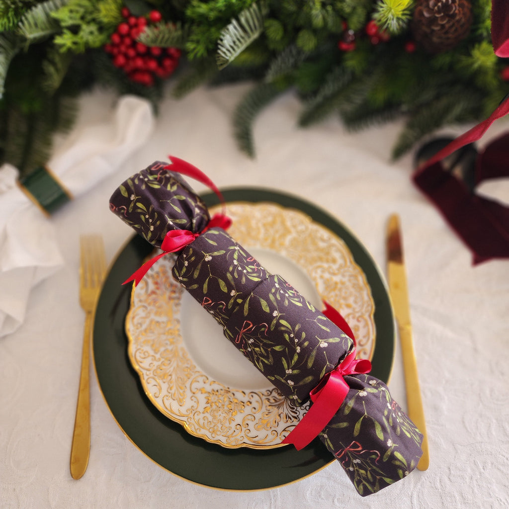 Mistletoe (6 Reusable Crackers)