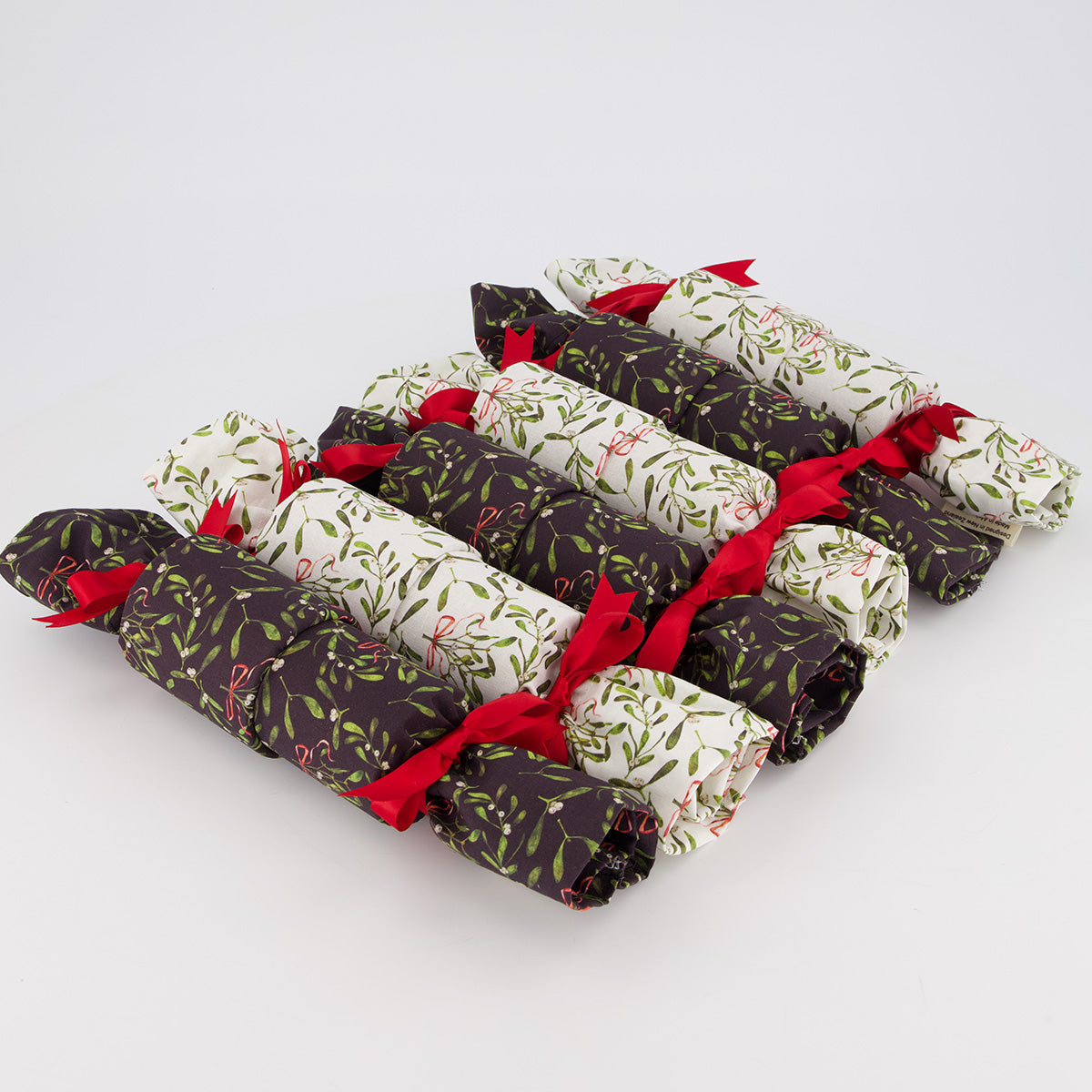Mistletoe (6 Reusable Crackers)